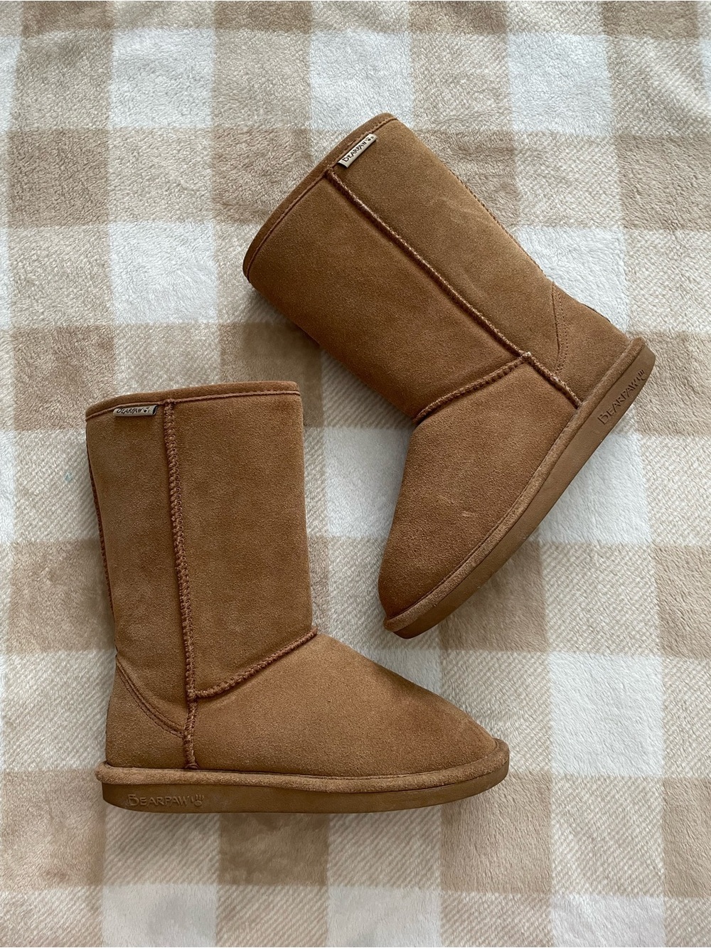 Bearpaw Women’s size 7 Classic Chestnut Shearling Boots